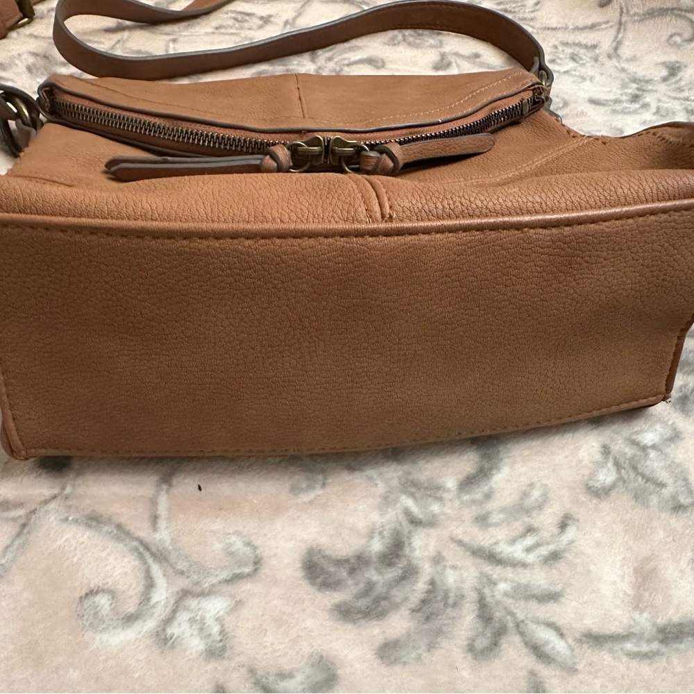 Chic Brown Faux Leather Crossbody Bag - Picture 3 of 10